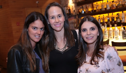  Melissa Ruiz, Montse González y Claudia Gutiérrez.
