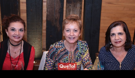 Adriana Orduña, Isabel Muñoz y Lourdes Mora.