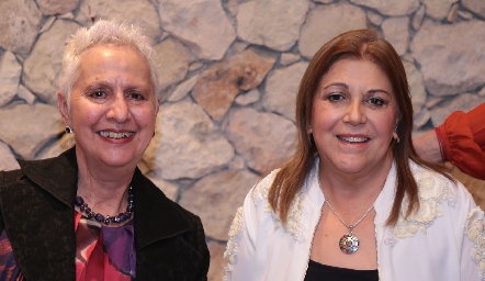  Carmen Marcos y Miriam de Acosta.