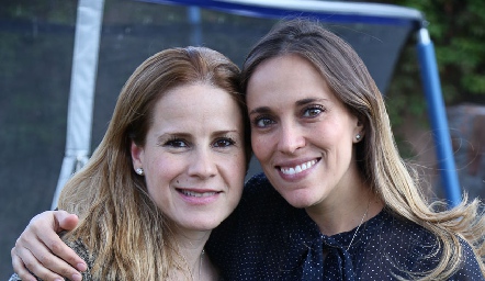  Michelle Baeza y Daniela Llano.