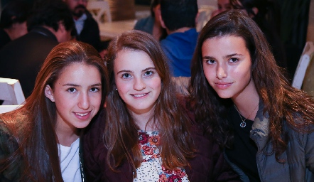  Ana Sofía Aldrett, Maria Emilia Meade y Regina.