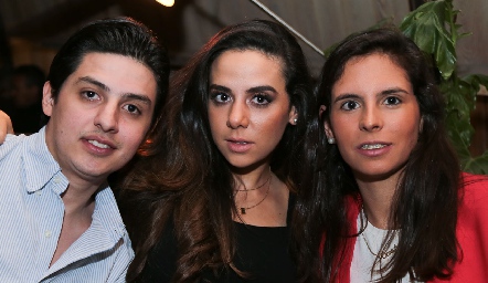  Jesús Jiménez, Eleida Torres y Daniela de la Fuente.