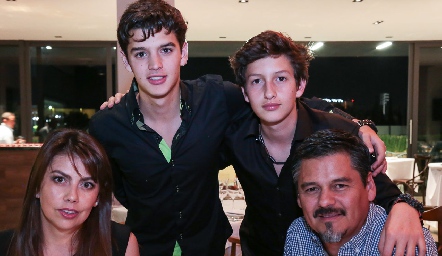  Familia Zacarías.
