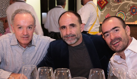  Javier Álvarez, Juan Carlos Abaroa y Manuel González.