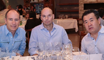  Pablo Díaz, Alejandro González y Norberto Iwadare.