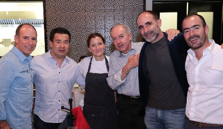  Con la Cheff Elena Reygadas, Pablo Díaz del Castillo, Beto Iwadare, Javier Álvarez, Juanca Abaroa y Manuel González.