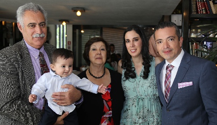  Raúl Reynoso, Emiliano, María González, Judith Reynoso y Pablo Vega.