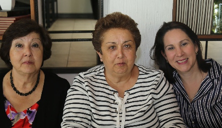  María González, Martha González y Laura Reynoso.