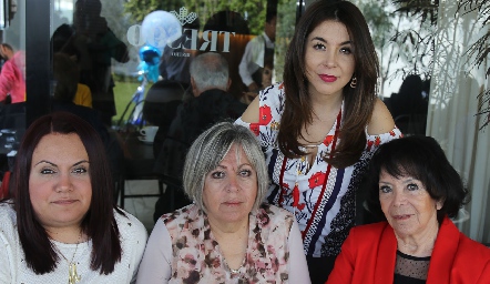  Dela Rueda, Marisol Morales, Lourdes Rueda y Marisela.