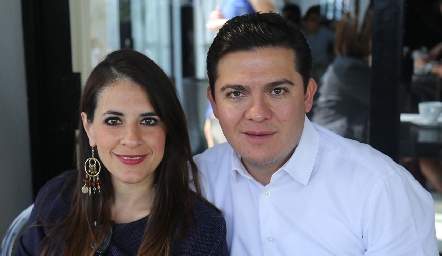  Mónica Castillo y Alejandro Pérez.