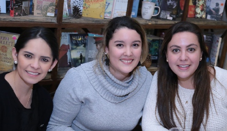  Daniela Castro, Andrea Gutiérrez y María Elena Torres.