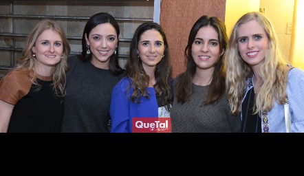  Úrsula García, Fernanda Arriaga, Marina Jourdain, Andrea Espinosa e Ingrid Velasco.