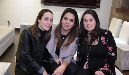  Ximena Castillo, Fernanda Castillo e Isa López.
