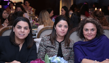  Maribel Torres, Marilupe Córdova y Tita Aguillón.