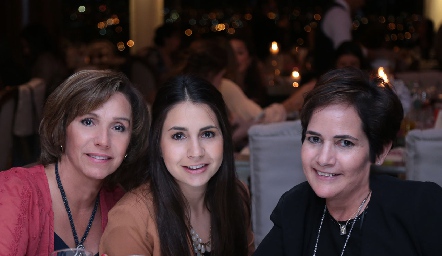Bety Lavín, Bety Lázaro y Tita García.