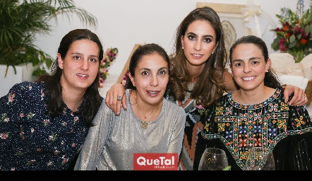  Montse Ramírez, Daniela, Lorena Andrés y Cristina Andere.