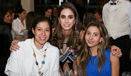  Alejandra González, Lorena Andrés y María Fernanda.