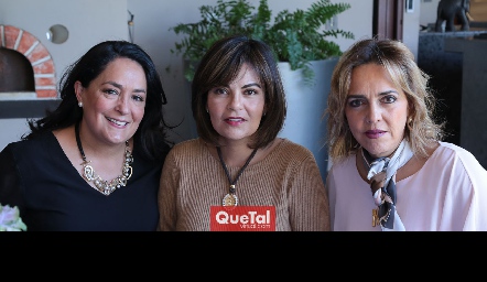  Laura Rodríguez de Bravo, Kikis Fernández de González y Mimí Hinojosa de Tobías.