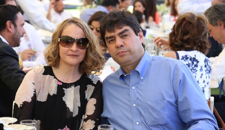  Claudia Carpizo y Luis Torres.