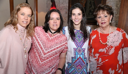  Mariana y Pilar Torres, Maricarmen Meade y Pilar Ocejo.