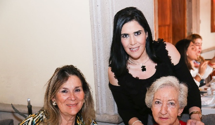  Edith Jaimes, Mati Rojo y Julia Mendizábal.
