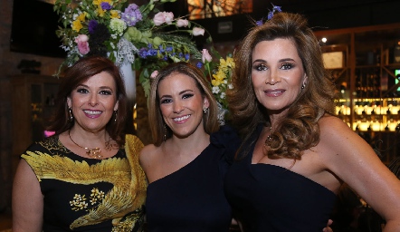  Laura de Cadena, Laura Cadena y Bertha Barragán de Alcalde.