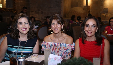  Cristina Galán, Rocío Güemes y Patricia Castro.
