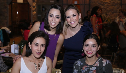 Alejandra De Luna, Laura Cadena, Midori Barral y Claudia Dibildox.