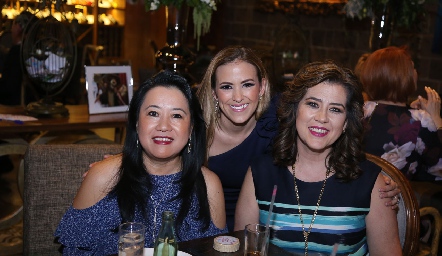  Diana Iwadare, Laura Cadena y Cristina Galán.