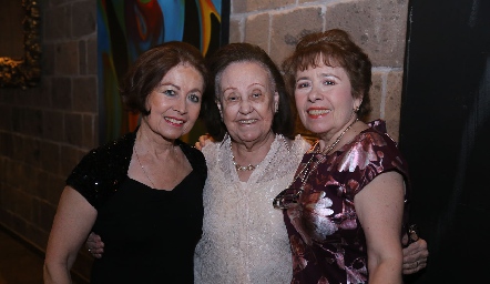  María Armandina López, Evelina Malacara y Elisa López.