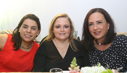  Maribel Torres, Sole Piñero y Silvia Ducoulombier.