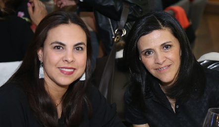  Ana Cristina González y Leticia Ivón.