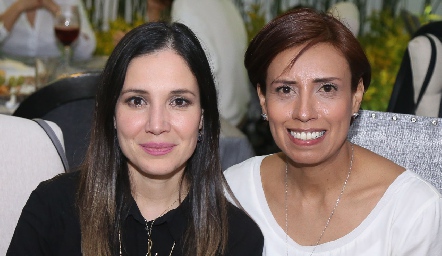  Liliana Noriega y Elsa Gámez.