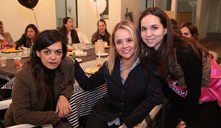  Andrea Hernández, Nidia Stevens y María Leal.
