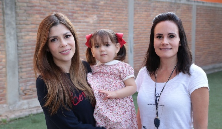 Imelda Martínez, Isabela y Lucía Oropeza.