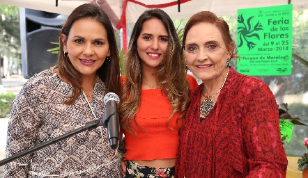  Toyita Villalobos, Cristina Dávila y Toyita de Villalobos.