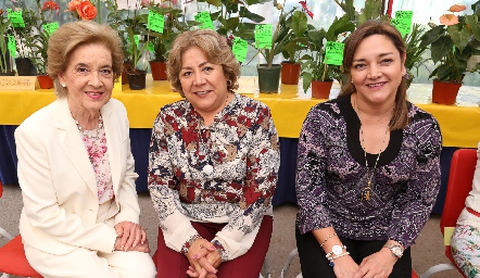 Cristina de Garfias, María del Pilar Cardona y Marta Rangel.