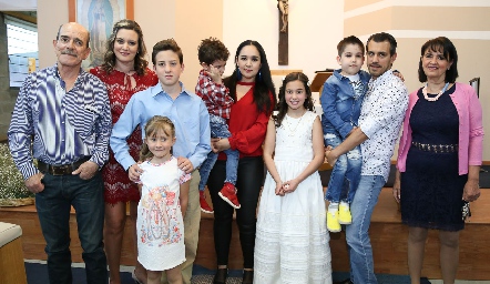 Natalia con su familia.
