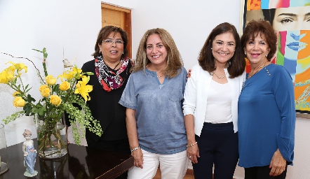  Carmelita Vázquez, Martha Acevedo, Gladys Castellanos y Lucero de Romo.