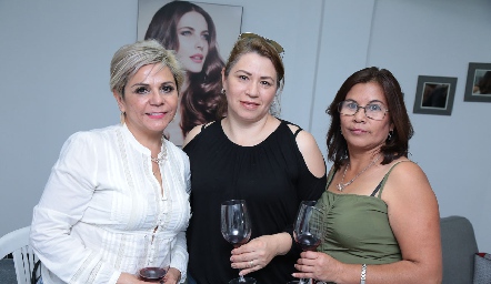Martha Olivo, Martha Aramburu y Silvia Rodríguez.