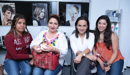  Rocío Ortiz, Linda Soriano, Thalía Torres y Marisela Torres.