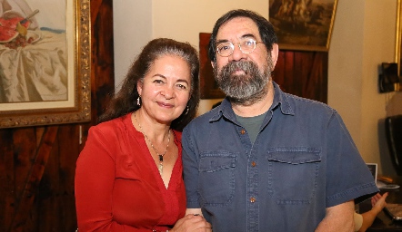  Martha González y Francisco Sáenz .