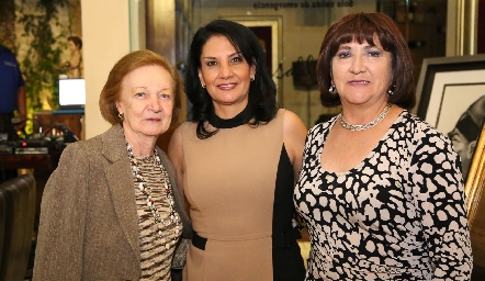  María Rosa Barrera, Evangelina Veloz y Esther Juárez.