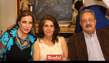  Lorena Villaseñor, Claudia Treviño y Eduardo Chávez.