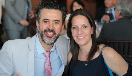  Mauricio Carrera y Lorena Lara.