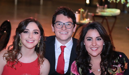 Jimena Contreras, Luis Andrés Becerra y Ana Gaby Maza.