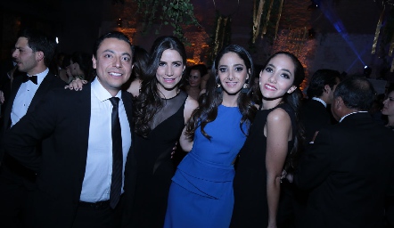  Clemente Guerrero, Andrea Zúñiga, Isa Villanueva y Mónica Villanueva.