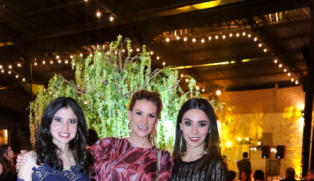 Adriana Torres, Benilde Hernández y Adri de la Maza.