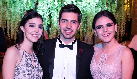  Julieta Contreras, Rodrigo Espinosa y Cecilia Silva.