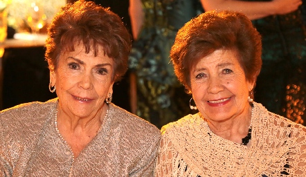 Isabel y Gloria Siller.